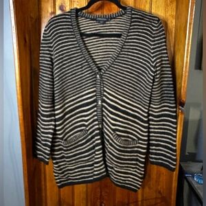 Ladies‎ Pendleton black and tan striped sweater cardigan